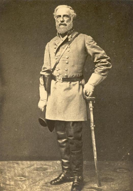 Robert-Edward-Lee-portrait-debout.thumb.jpg.4646fd079bcf307a8818cdb9422a9468.jpg