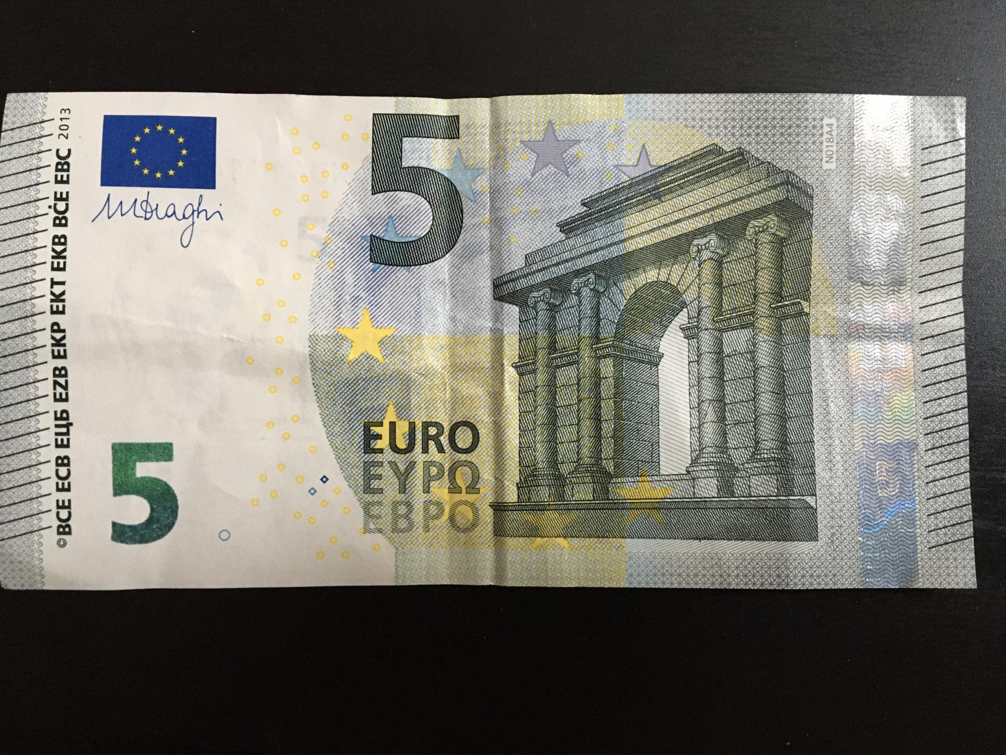 Billets de 5 euros : pas distribués dans les automates, d'où viennent-ils ?