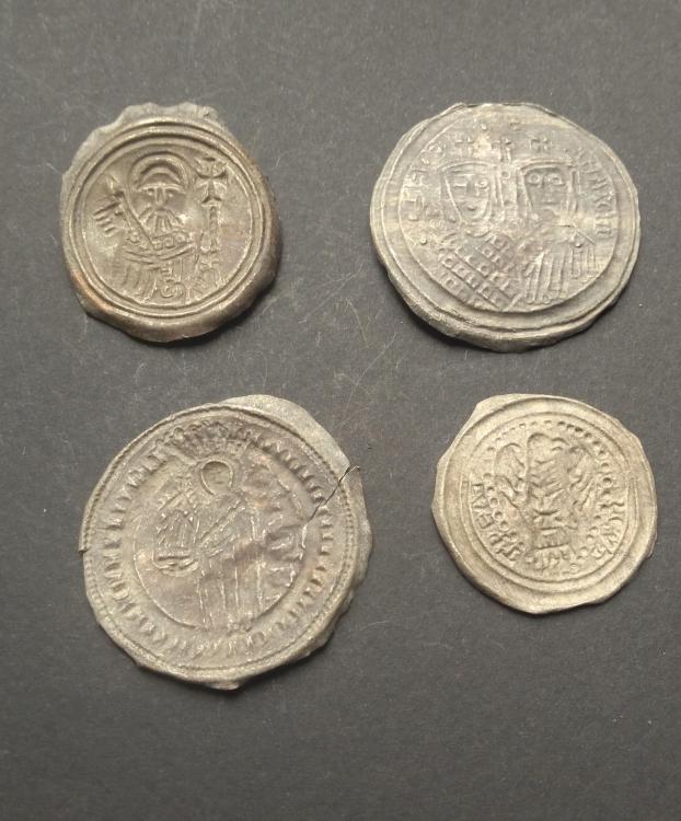 Quelles sont ces pièces ? Quelqu'un peutil aider à l'identification