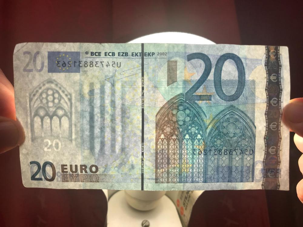 billet 20 euros vue à la lumière recto 2002.jpeg
