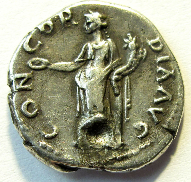 Denier Argent SABINE 134-136 02.png