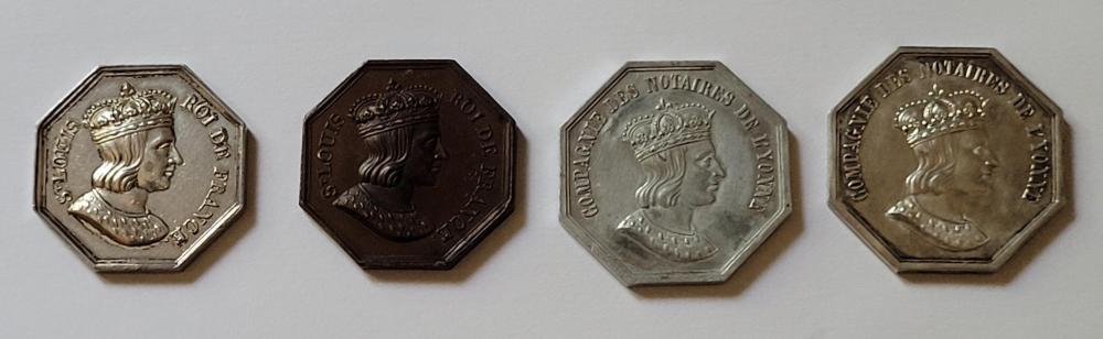 4 jetons 1.jpg