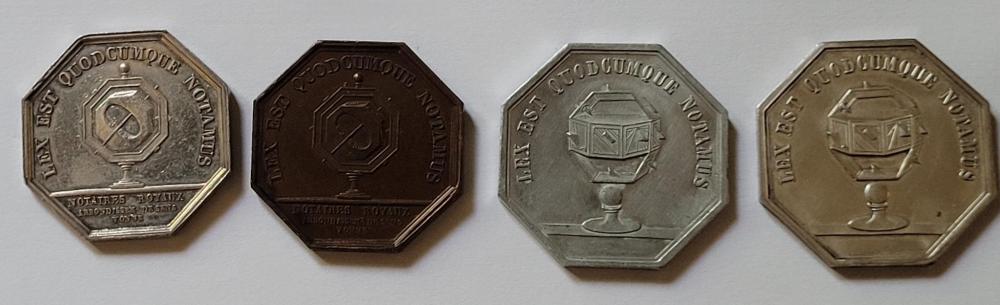 4 jetons 2.jpg